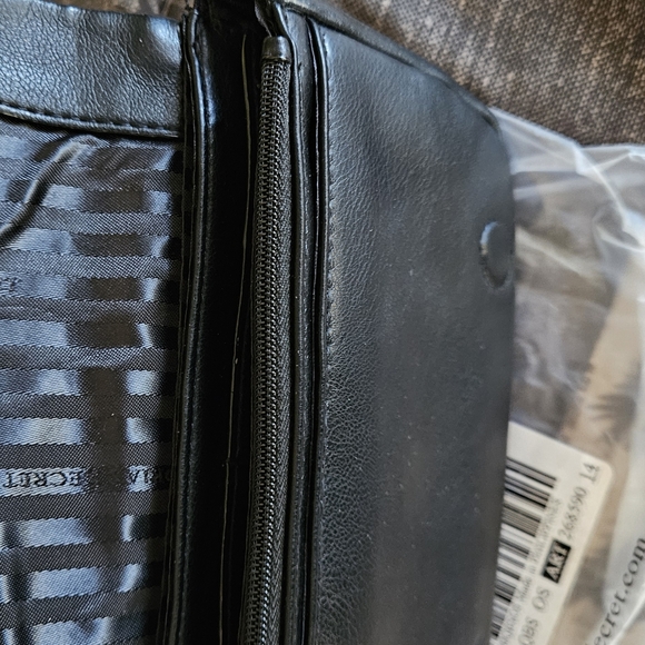 BNWT VICTORIA SECRET PHONE WRISTLET - Picture 3 of 10